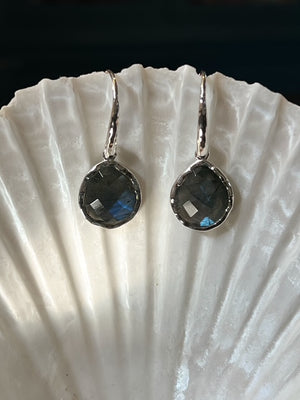 Riva - wavy edge silver earrings with labradorite