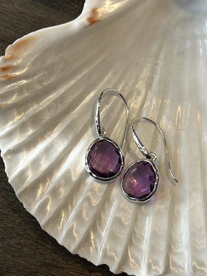 Riva - wavy edge silver earrings with light amethyst