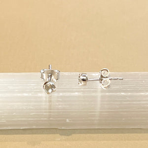 Sumi - oorknopjes zilver witte topaas april