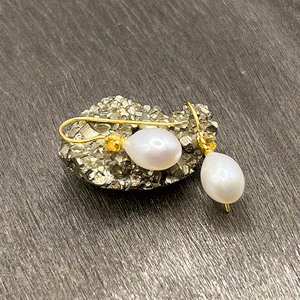 Uma - Pearl drops with citrine gemstone gold