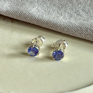 Yaya - oorknopjes zilver tanzaniet december