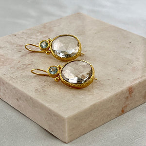 Daya - double gem oorbellen goud blauwe topaas en heldere kwarts