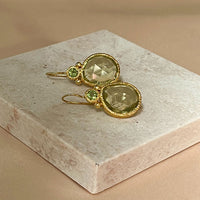 Daya - double gem oorbellen goud peridot en citroenkwarts