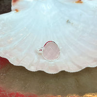 Riva - wavy edge ring zilver rozenkwarts
