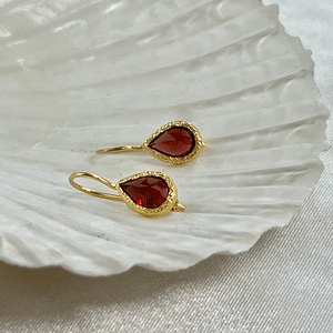 Veda - drop earrings gold garnet