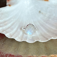 Riva - wavy edge ring silver moonstone