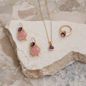 Darae - double gem oorbellen goud amethist en roze chalcedoon