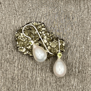 Uma -Pareldruppels met peridot edelsteentjes zilver