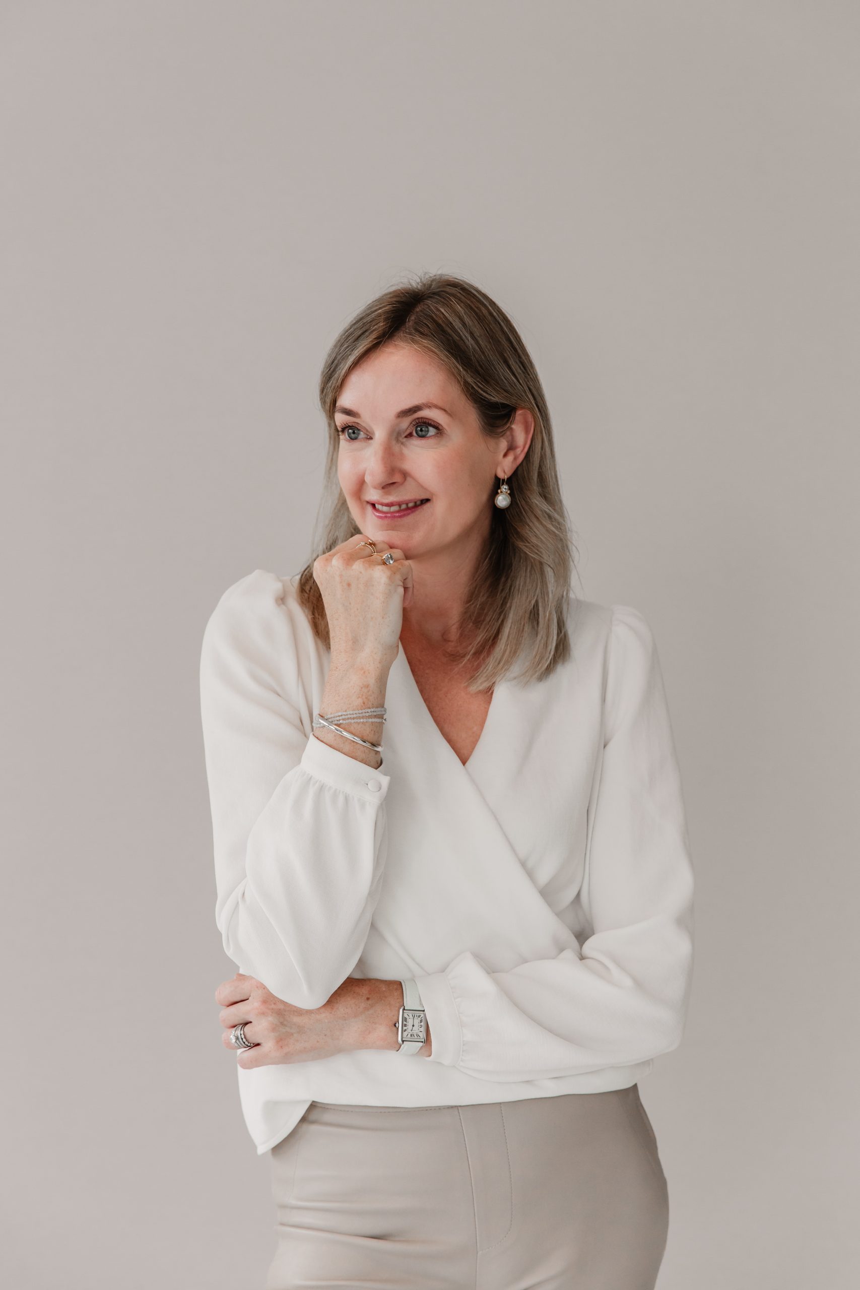 parel oorbel branding shoot gedragen profiel