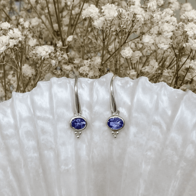 vive oorbellen zilver tanzaniet vive oorbellen zilver tanzaniet