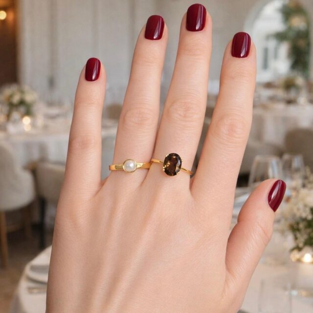 nila rookkwarts ring goud gedragen